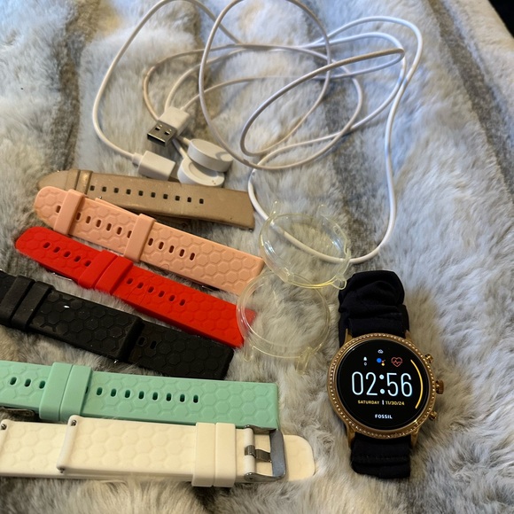 Fossil Julianna HR Smartwatch Blush - Picture 1 of 7